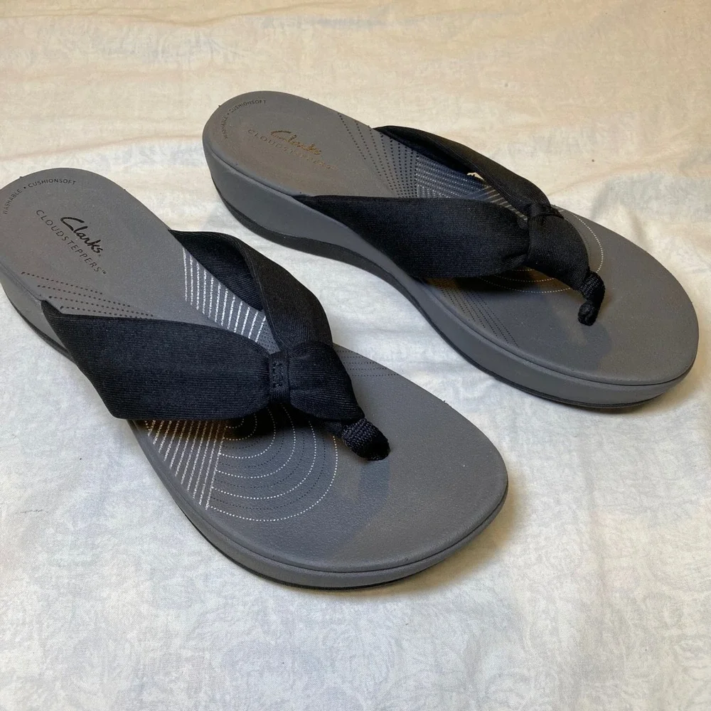 Clarks Cloudsteppers Cushionsoft Wedge Thong Sandals Women's Size 9 Black